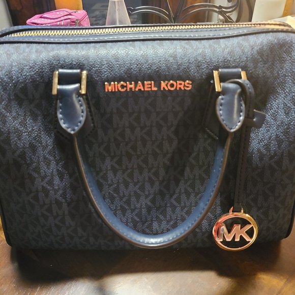 Michael Kors Shoulderbag - Picture 1 of 3